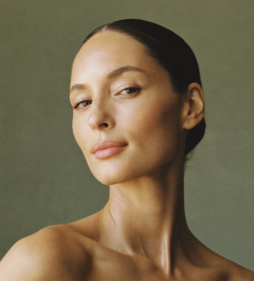 A radiant woman, healthy aging
